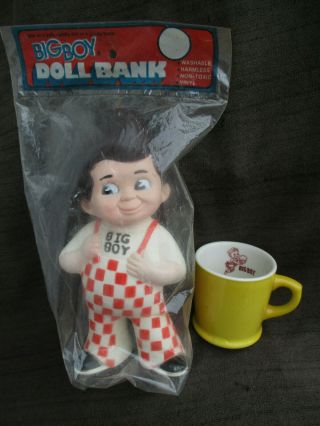 Vintage 1950s Big Boy Restaurant Coffee Cup Mug & 1973 Doll