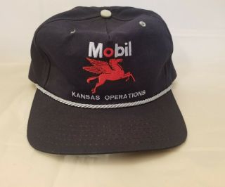Vintage Usa Made Mobil Oil Gas Pegasus Trucker Hat Buckle Back Baseball Cap