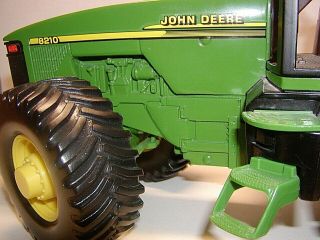 2003 Ertl 1/16 John Deere 8210 series Tractor Die cast Toy 15476 pre - owned 5
