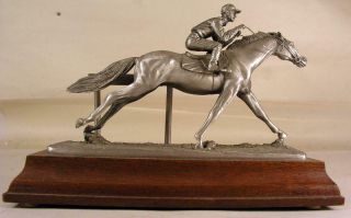 Vintage Hudson Pewter Horse Racing Statue " Stretch Run " Albert A.  Petitto 1979