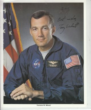 Terrence W.  Wilcutt Signed Nasa Astronaut Photo