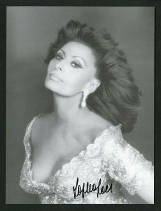 Sophia Loren Actress Model Signed Autographed 7 X 9 Photo Psa Dna
