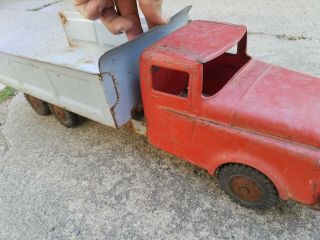 Vintage 1950 ' s Wyandotte Red Grey Dump Truck 7
