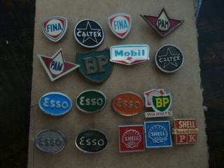 17 Vintage Pin Of Gas,  Petrol And Oil Companies,  Shell,  Esso,  Bp,  Pam,  Fina