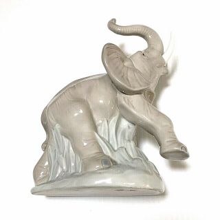 Vintage Lladro Nao Daisa Elephant Figurine Trunk Up Made In Spain
