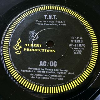 Ac/dc.  T.  N.  T - - 1976 Australian Albert 7 " 45 W/ Roo.  Bon Scott