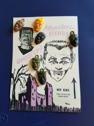 Monster Heads Gumball Machine Display Card With 6 Monster Head Charms
