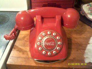 Coca - Cola Push Button Telephone Red Coke Phone Dome - 2001 Bottle Cap Button