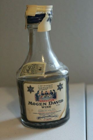 Vintage Mogen David Cream Sauterne Wine Bottle With Cap 4 Oz Size Good Label