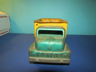 Structo Hydraulic Dump Truck,  1950s,  Green and Yellow Pressed Metal 2