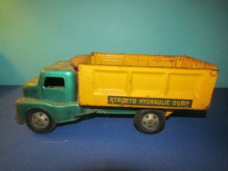 Structo Hydraulic Dump Truck,  1950s,  Green and Yellow Pressed Metal 3