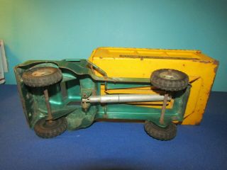 Structo Hydraulic Dump Truck,  1950s,  Green and Yellow Pressed Metal 4