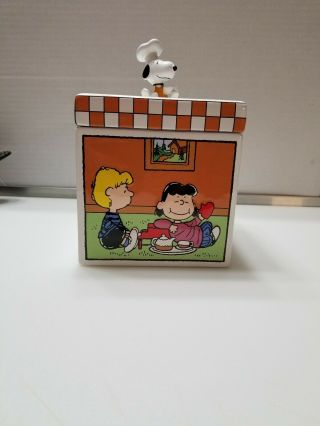 Peanuts Gang Snoopy Charlie Brown Ceramic Canister.
