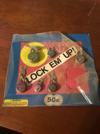 Vintage Vending Machine Toy Key And Lock India Padlock.  50 Cents Display Locks