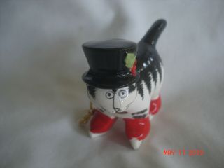 CUTE 1980 ' s KLIBAN Ceramic CAT ORNAMENT TOP HAT ICE SKATES Taiwan LABEL 3