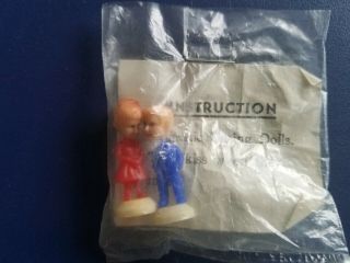 Vintage Gumball/vending Magnetic Kissing Couple Toy With Instructions