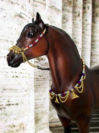 Beaded Arabian Presentation Halter And Collar Set For 1:9 Model Horses: Red