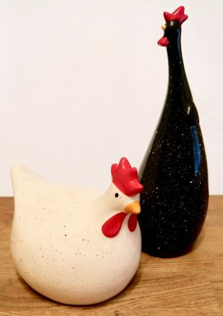 Set Of 2 Ceramic Barnyard Rooster Chicken Hen Figurines Black White Speckle
