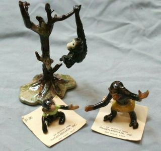Hagen Renaker Family Of Chimpanzees Plus Tree Ceramic Set