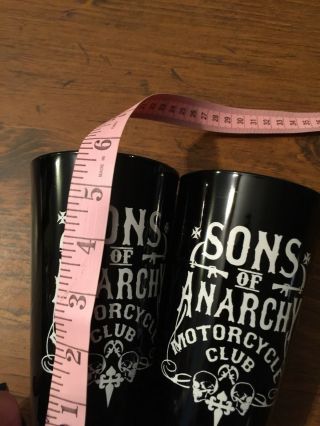 2 SONS OF ANARCHY BEER GLASSES BLACK PUB PINT 16 OZ EACH OFFICIALLY LICENSED EUC 8