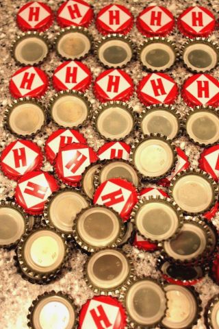 500 Harpoon Brewery H Beer Bottle Caps Red White Uncrimped Fast