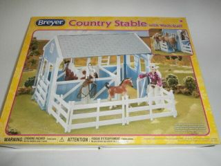 Breyer Classics Country Horse Stable With Wash Stall Play Set