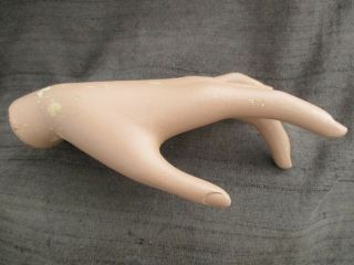 VINTAGE 1960s - 1970s WOMAN FEMALE LADY ' S LEFT MANNEQUIN HAND ONLY LIFE SIZE 2