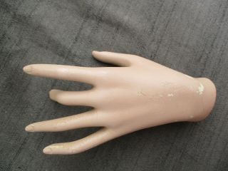 VINTAGE 1960s - 1970s WOMAN FEMALE LADY ' S LEFT MANNEQUIN HAND ONLY LIFE SIZE 5