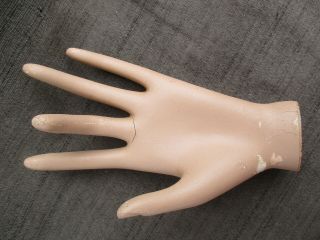 VINTAGE 1960s - 1970s WOMAN FEMALE LADY ' S LEFT MANNEQUIN HAND ONLY LIFE SIZE 6