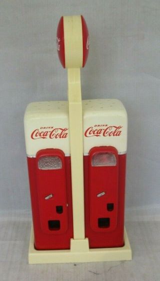 Coca - Cola Ceramic Vending Machine Salt And Pepper Shakers W/ Holder Coke