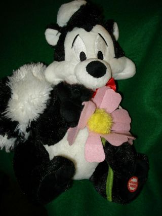 Pepe Le Pew Talking Plush Skunk With Tag - Looney Tunes " I Pick You " - Hallmark