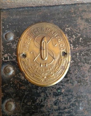 The Singer Manufacturing Co.  Trade Mark 1865 - 1963 Metal Plate Part
