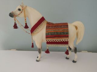 Breyer Proud Arabian Stallion,  Peter Stone Arabian Costume Burgundy Multicolored