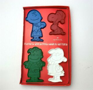Vintage Hallmark Peanuts Christmas Cookie Cutters -