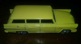 Matchbox Lesney No.  31 (1957) Yellow American Ford Station Wagon Gray Wheels