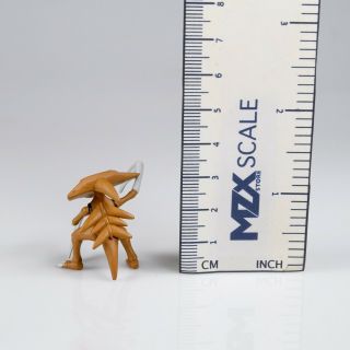 Rare Pokemon Zukan Kabutops Mini Figure 1/40 Scale Tomy Japan 2