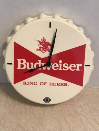 Budweiser “king Of Beers” Plastic Bottle Cap Wall Clock - 10 1/2” Diameter -
