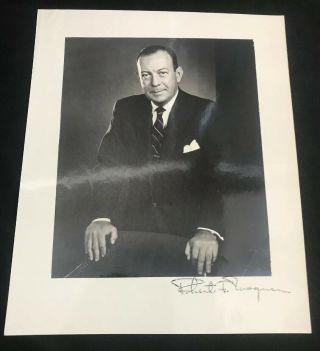 Robert F.  Wagner Jr.  - Photograph Signed Mayor Of York City Ny 8x10 Photo Nr