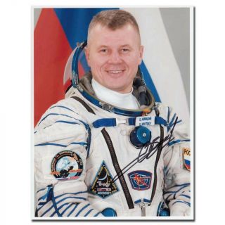 Cosmonaut Oleg Novitzky Handsigned 8x10 Glossy Portrait - 7g17