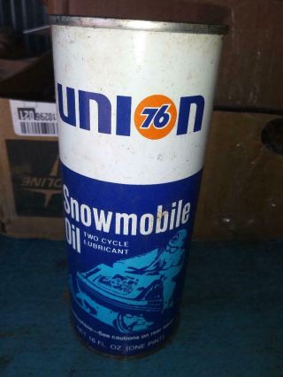Vintage Union 76 Snowmobile Oil in FULL METAL Can 2 Cycle Great Visual 3