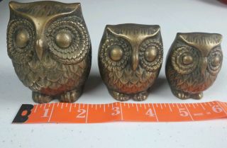 Set 3 Graduating Brass Or Metal Owls Figurines Or Paperweights Pre - Owned Birds