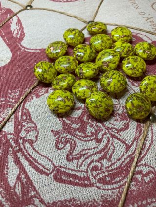 Vintage 1950’s/60’s Venetian Beads Mustard Yellow Brown Glitter (20) Beads 3