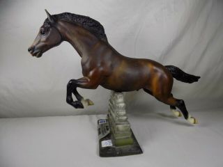 Vintage Breyer Jumping Horse Snowbound Uset Olympic Dappled Bay With Wall