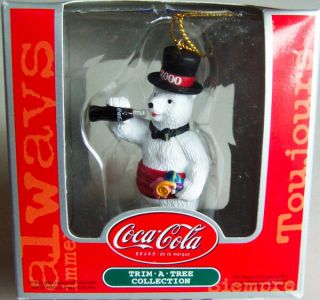 Coca - Cola: 2000 Standing Polar Bear 111 Christmas Tree Ornament -