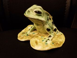 Ceramic Frog On Heart Shaped Leaf Figurine E319 Italy 5 X 5 X 3 " H