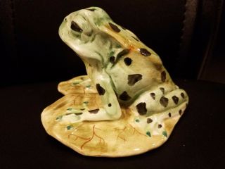 Ceramic Frog on Heart Shaped Leaf Figurine E319 Italy 5 x 5 x 3 