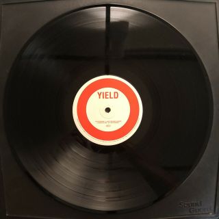 Pearl Jam (1998 First Pressing Vinyl LP) - Yield (Die Cut Cover/Original Sleeves) 6