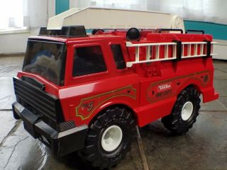 Tonka Truck Fire Dept.  Hasbro 1999 No.  5 Bucket & Ladder Fire Red