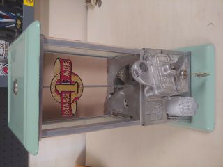 Ace " The Master " 1 Cent Gumball Machine 1930s