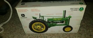 Ertl,  John Deere Unstyled Model B Tractor,  Precision Classics,  1:16 Scale. 5
